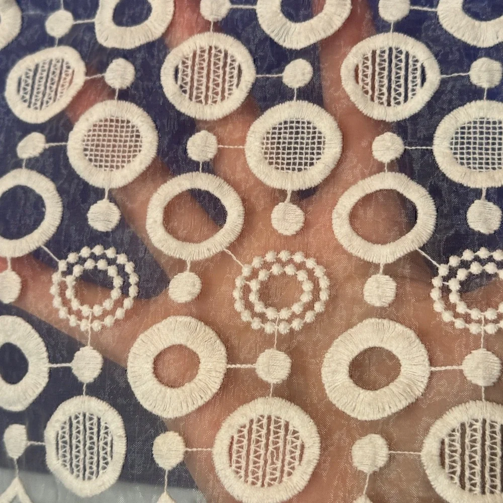 Liz Claiborne Blue and White‎ Sleeveless Top embroidered overlay ombré look - Picture 2 of 9